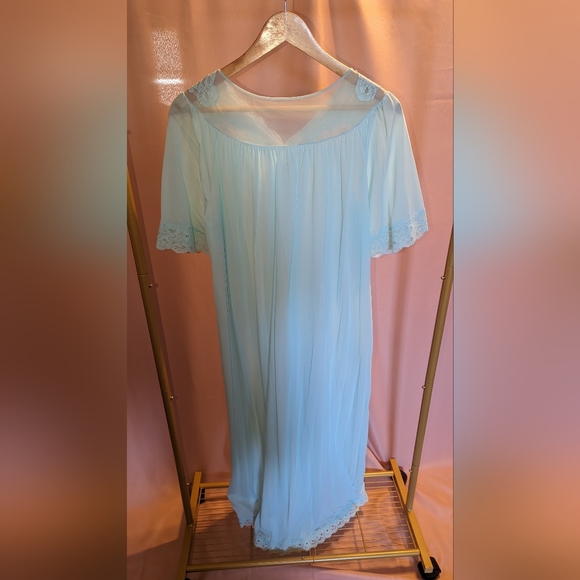 Shadowline Floral Full length Nightgown - Picture 4 of 10